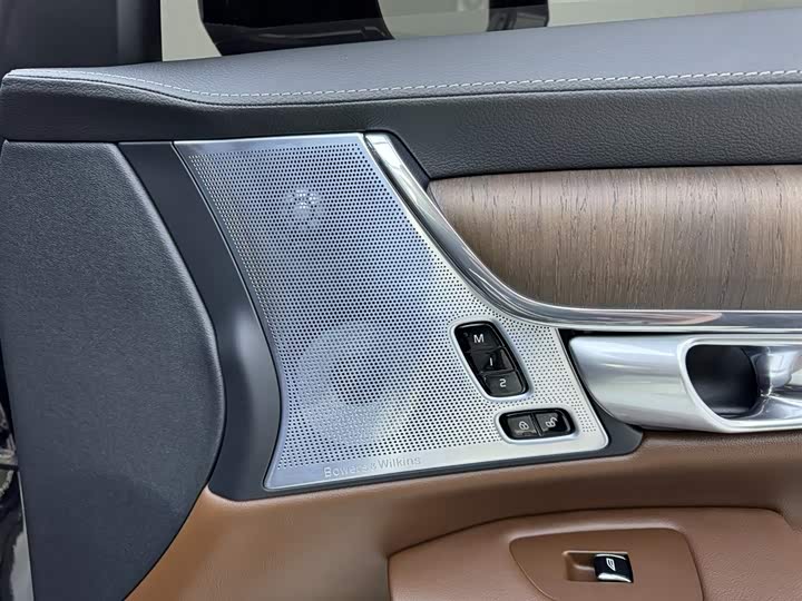 Фото 21 - Volvo S90