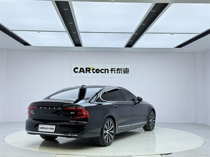 Фото 5 - Volvo S90