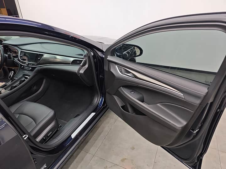 Фото 11 - Buick LaCrosse