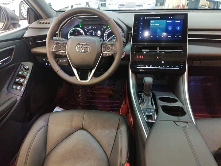 Фото 11 - Toyota Avalon