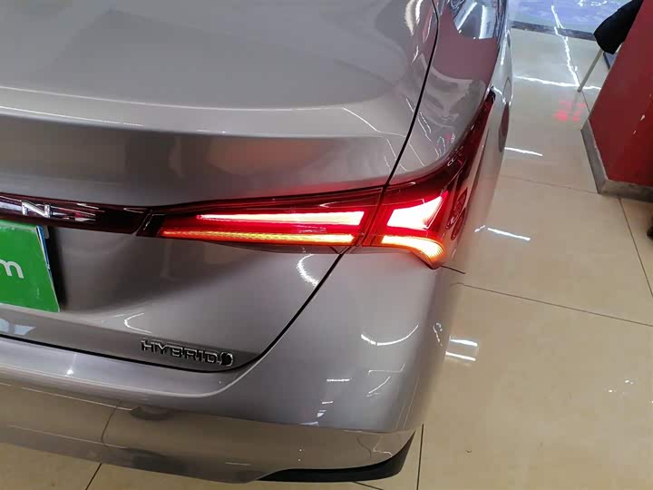 Фото 8 - Toyota Avalon