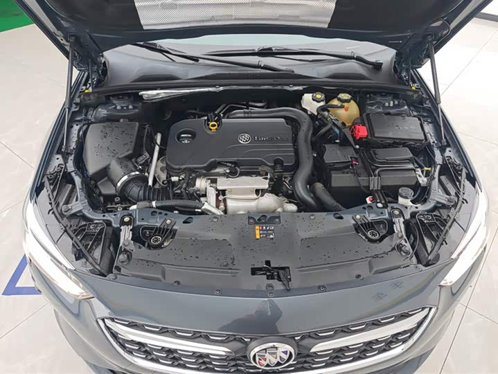 Фото 10 - Buick Regal