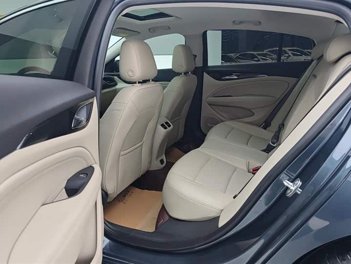 Фото 11 - Buick Regal