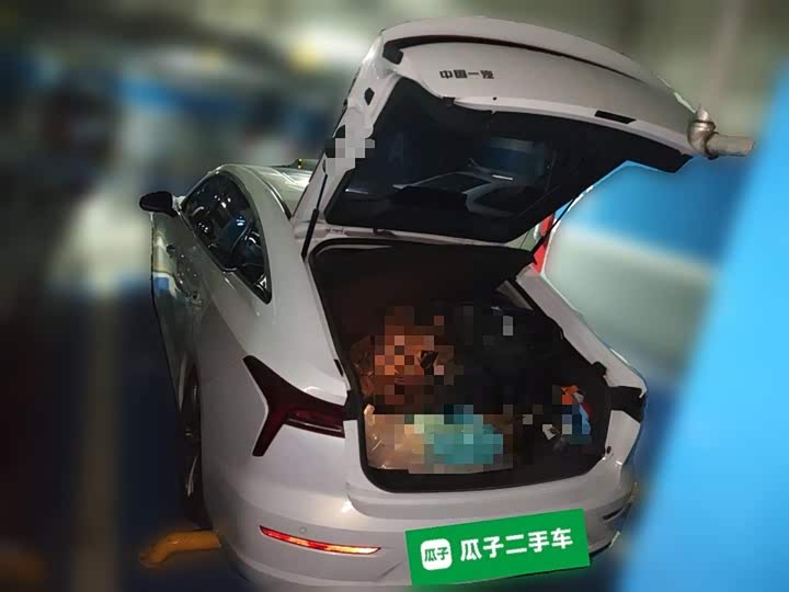 Фото 10 - Bestune B70