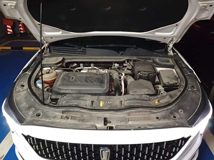 Фото 11 - Bestune B70