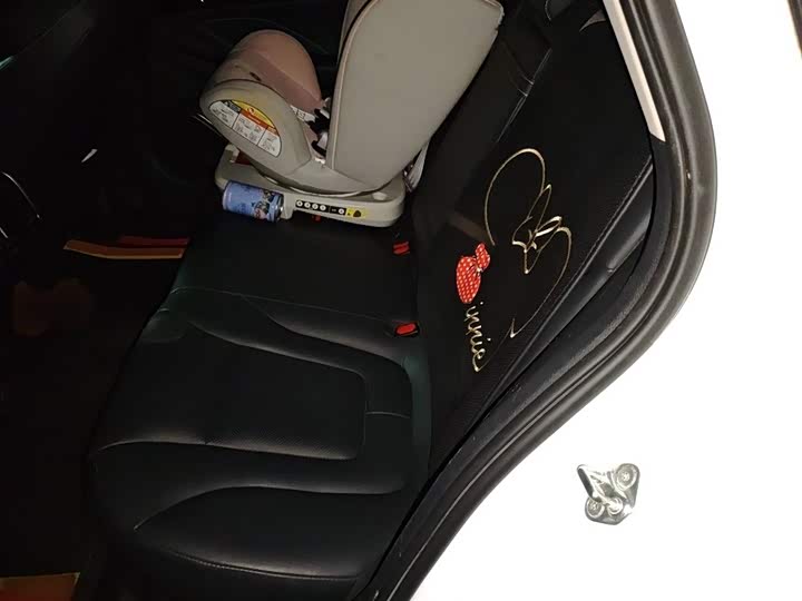 Фото 15 - Bestune B70