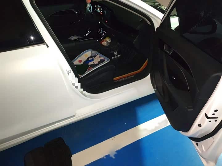 Фото 20 - Bestune B70