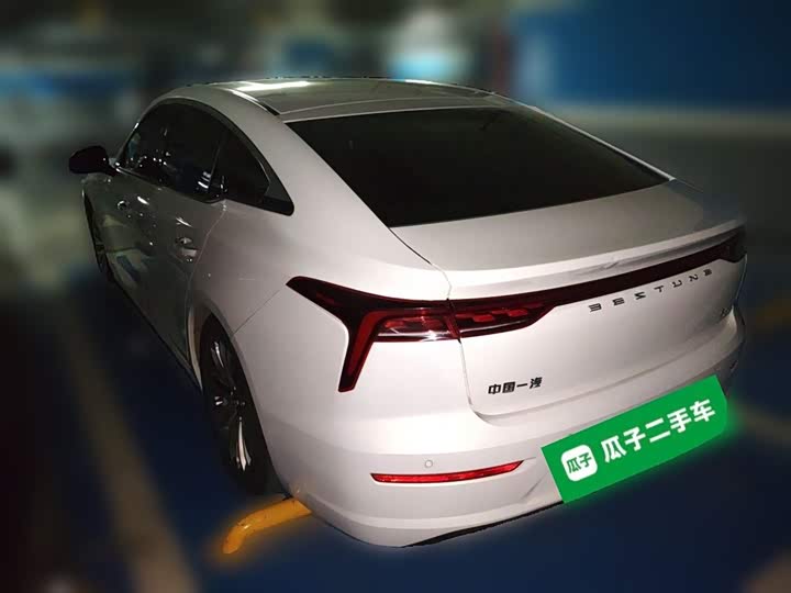 Фото 27 - Bestune B70