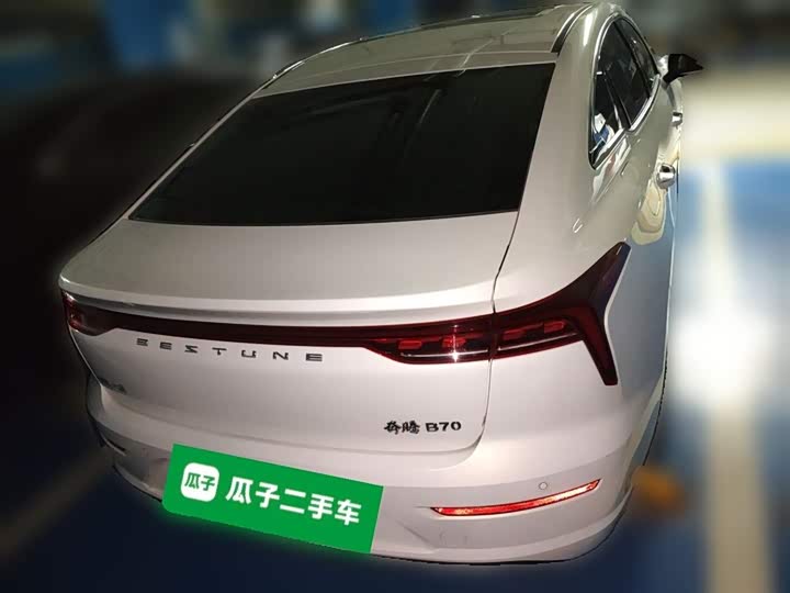 Фото 28 - Bestune B70