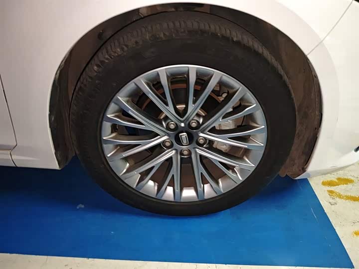 Фото 31 - Bestune B70