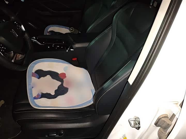 Фото 8 - Bestune B70