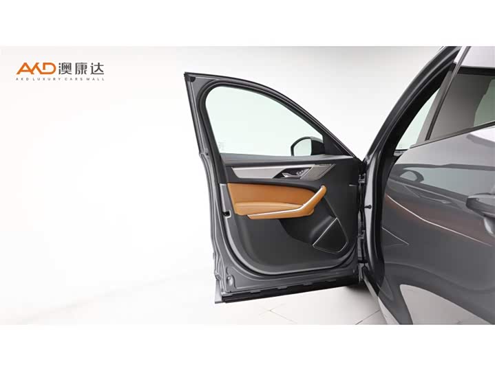 Фото 10 - Jaguar F-Pace