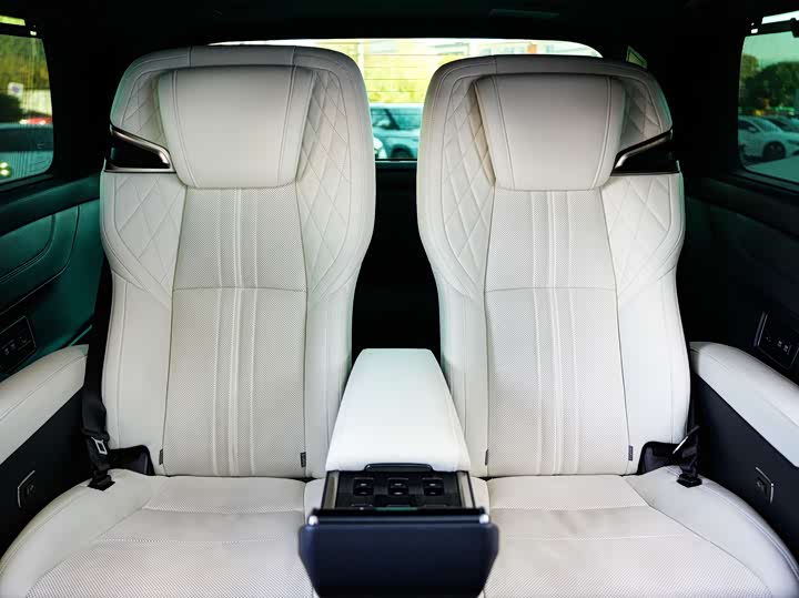 Фото 16 - Lexus LM