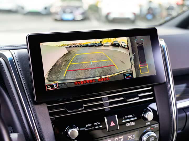 Фото 21 - Lexus LM