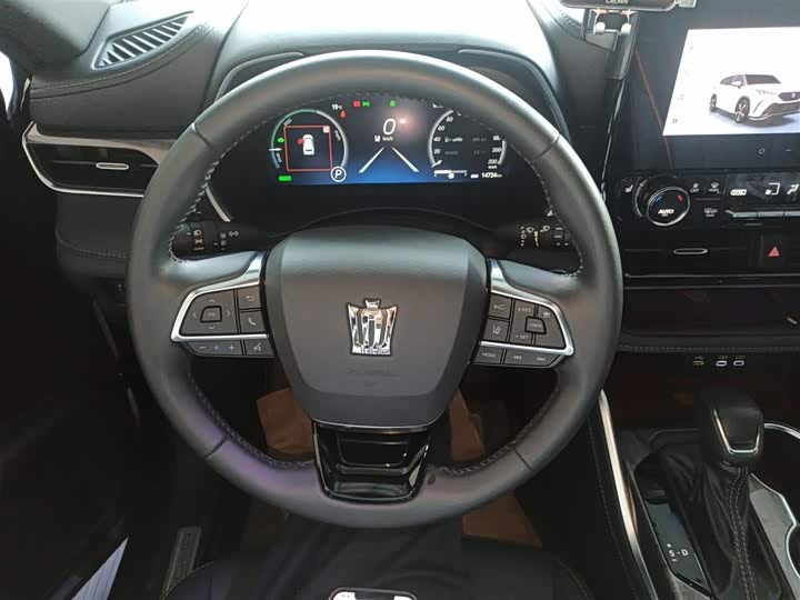 Фото 11 - Toyota Crown Kluger