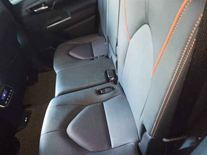 Фото 17 - Toyota Crown Kluger