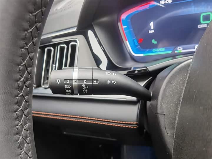 Фото 21 - BYD Song Plus Hybrid/EV