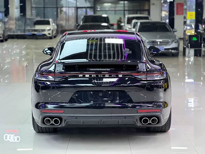 Фото 11 - Porsche Panamera