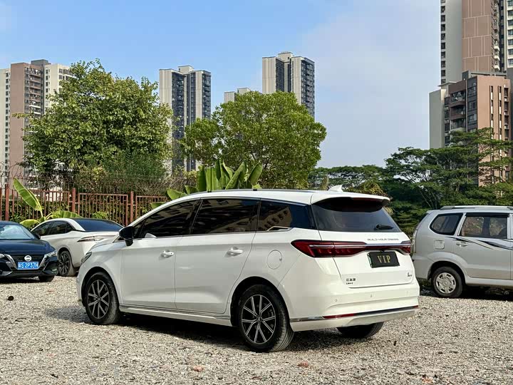 Фото 4 - BYD Song Max Hybrid