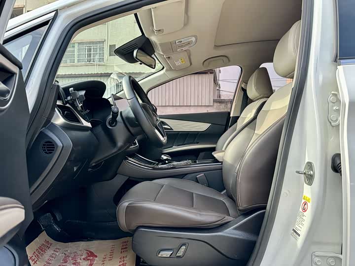 Фото 7 - BYD Song Max Hybrid