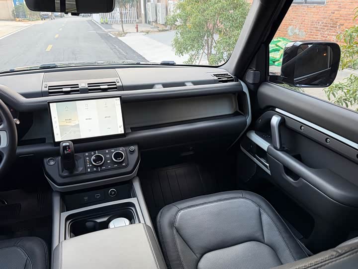 Фото 10 - Land Rover Defender