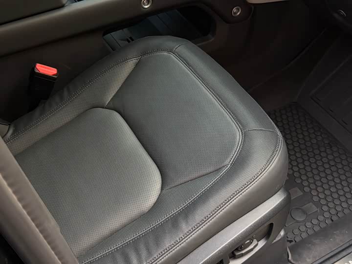 Фото 13 - Land Rover Defender