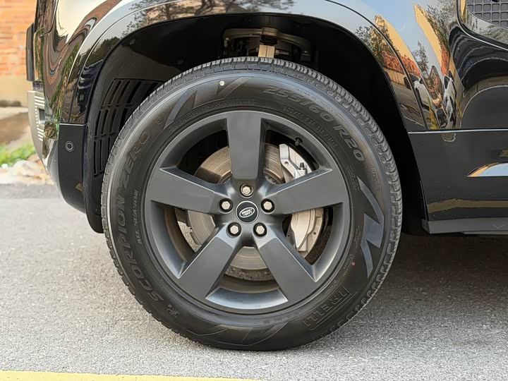 Фото 20 - Land Rover Defender