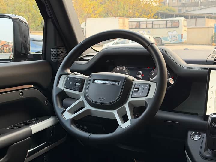 Фото 21 - Land Rover Defender