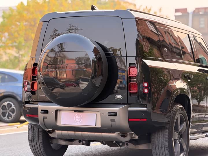 Фото 28 - Land Rover Defender