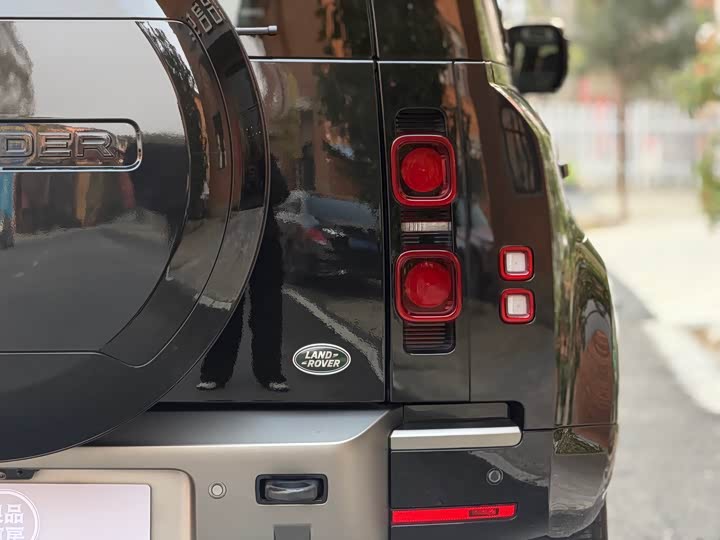 Фото 29 - Land Rover Defender