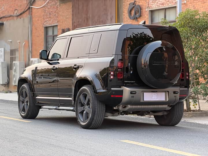 Фото 4 - Land Rover Defender