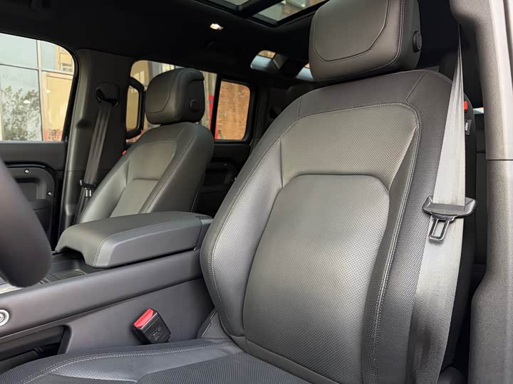 Фото 8 - Land Rover Defender