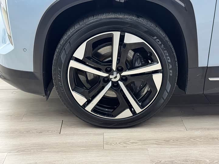 Фото 24 - Nio ES7