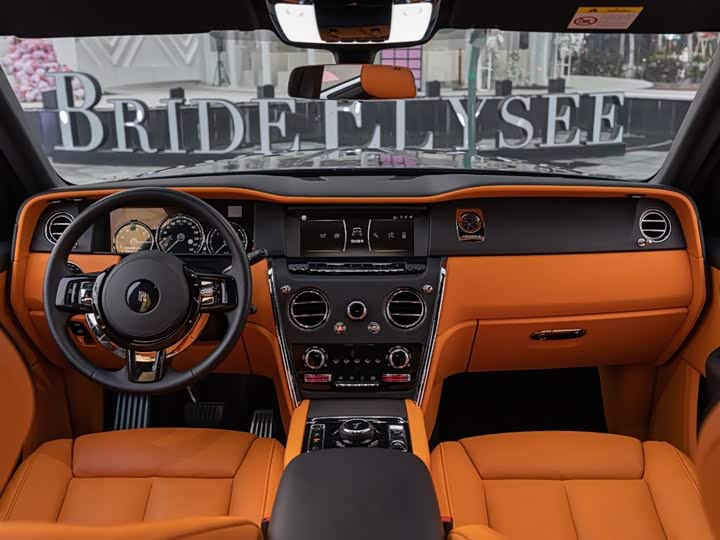 Фото 10 - Rolls-Royce Cullinan