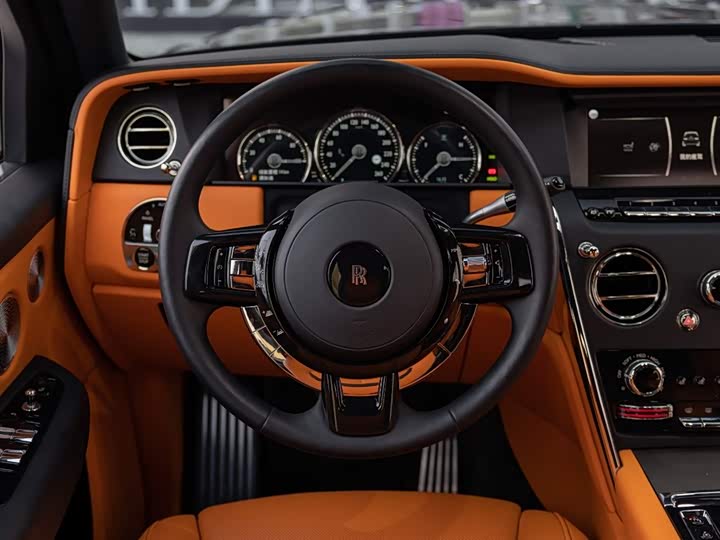 Фото 12 - Rolls-Royce Cullinan