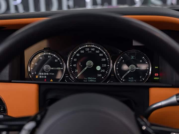 Фото 13 - Rolls-Royce Cullinan