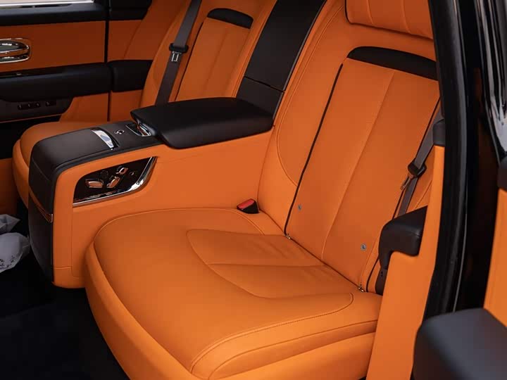 Фото 22 - Rolls-Royce Cullinan