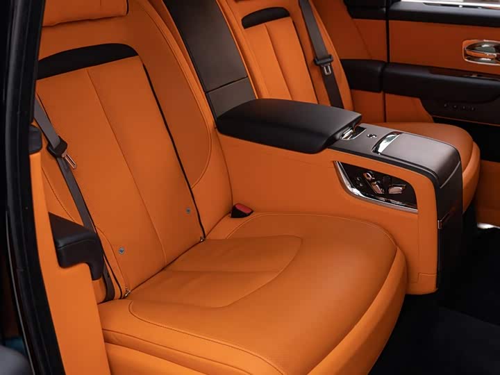 Фото 23 - Rolls-Royce Cullinan