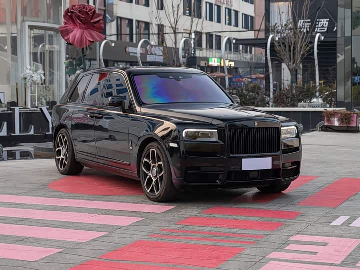 Фото 3 - Rolls-Royce Cullinan