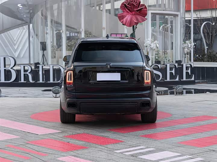 Фото 5 - Rolls-Royce Cullinan