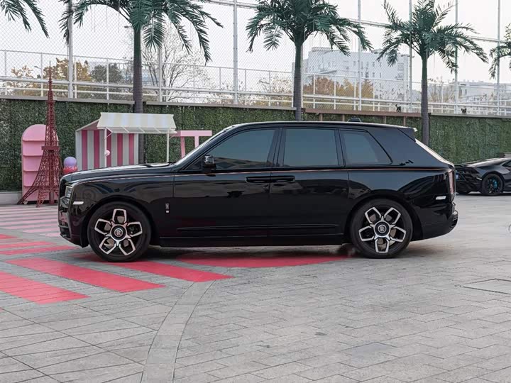 Фото 7 - Rolls-Royce Cullinan