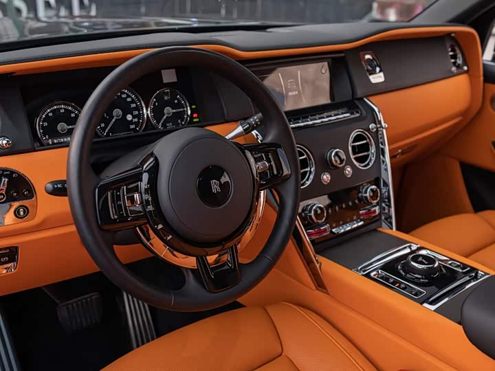 Фото 9 - Rolls-Royce Cullinan