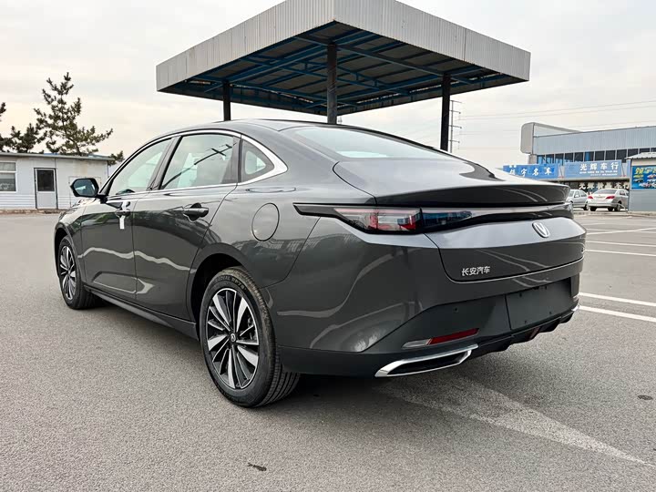 Фото 20 - Changan Eado EV