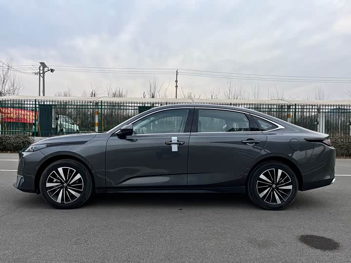 Фото 4 - Changan Eado EV