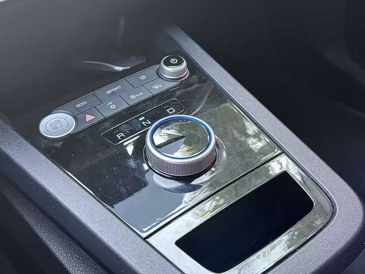 Фото 13 - BYD E2