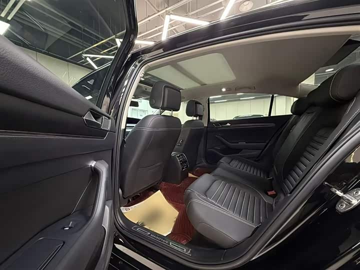 Фото 10 - Volkswagen Magotan