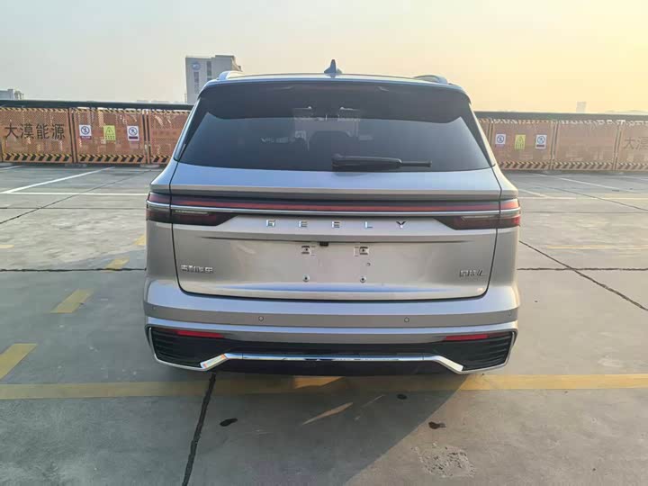 Фото 5 - Geely Monjaro