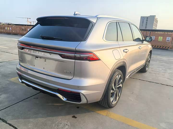 Фото 6 - Geely Monjaro