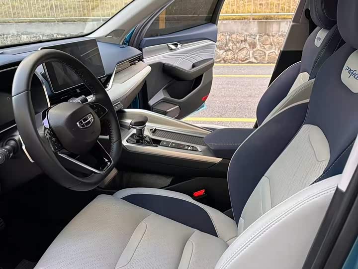 Фото 4 - Geely Preface