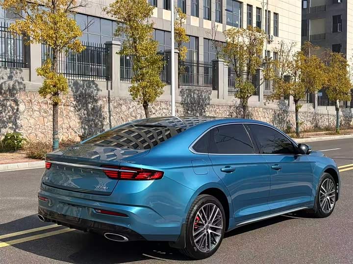 Фото 9 - Geely Preface